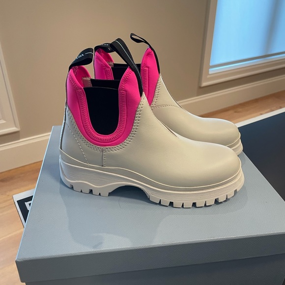 Prada round toe ankle boots - Picture 5 of 7